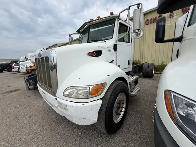 2013 PETERBILT 33717b696d9b9b9f9bd3b1e249aec93e27d