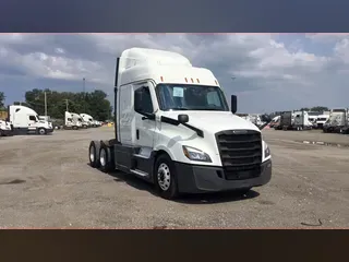 2022 Freightliner Cascadia 126