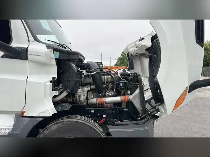 2020 Freightliner Cascadia 126