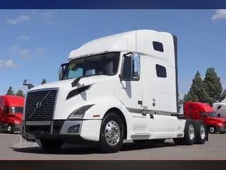 2025 VOLVO VNL64T760