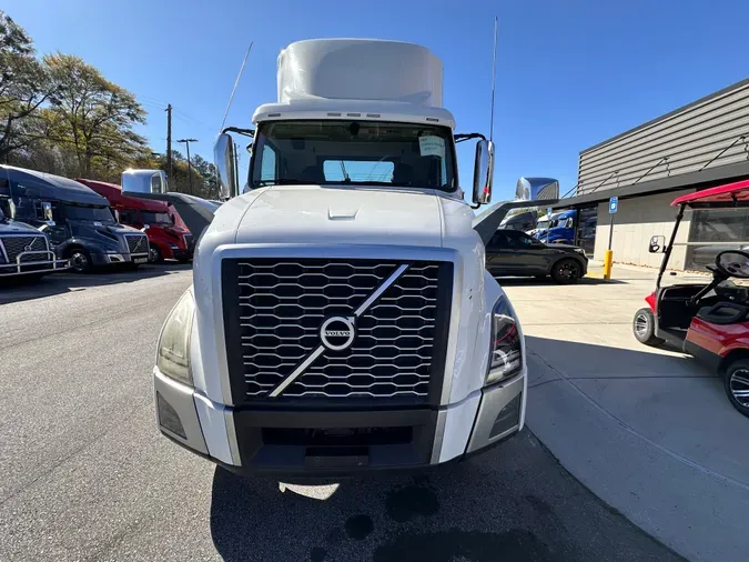 2018 Volvo VNL64T300