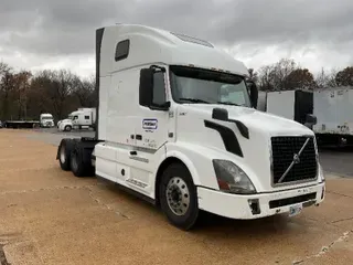 2017 VOLVO VNL64670