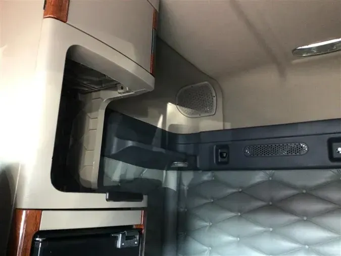 2019 FREIGHTLINER CASCADIA