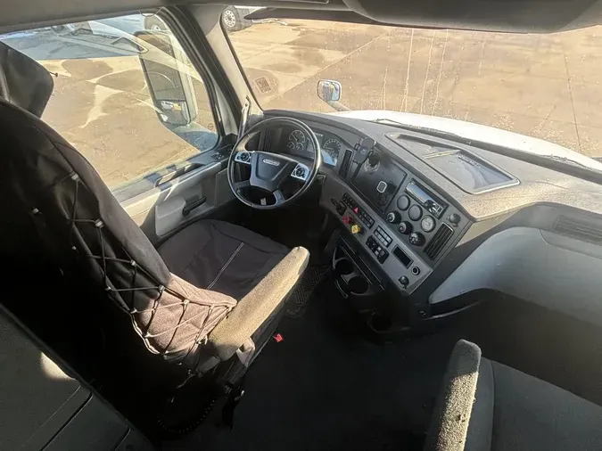 2020 Freightliner New Cascadia 126