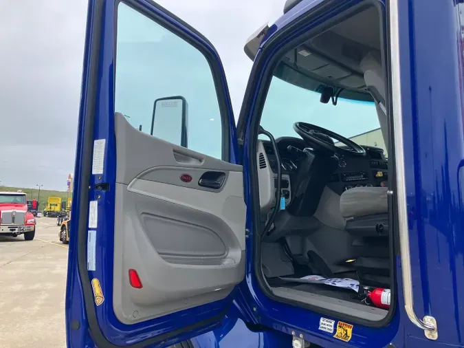2022 Peterbilt 579
