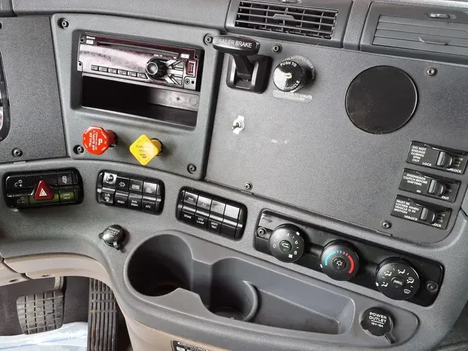 2019 FREIGHTLINER CASCADIA 125
