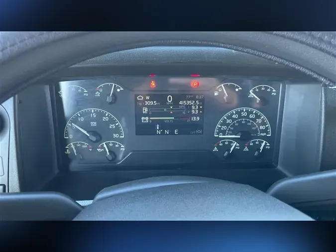 2022 VOLVO VNL760