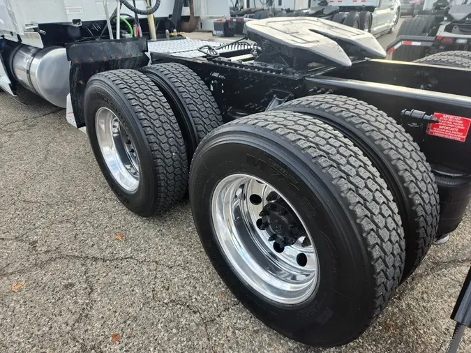 2021 VOLVO VNL64T74017cc0222b097f2ee1f07c386925bd4be