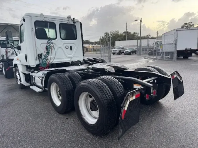 2019 FREIGHTLINER CASCADIA 125
