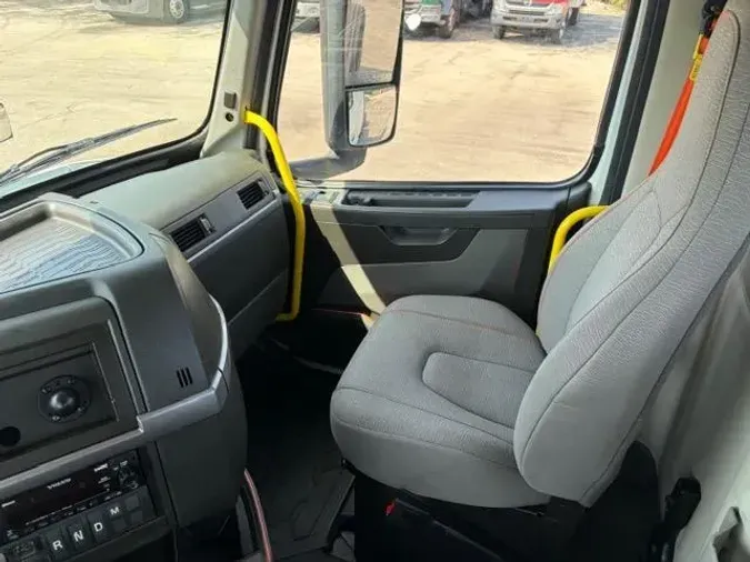 2023 Volvo VNR64T30017ccf474caa0b1c7c7d1574205f2b7e4