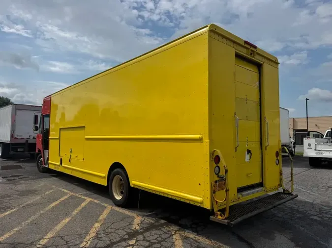 2017 FRTLR CUSTOM CHASSIS CORP MT-55 WALK-IN