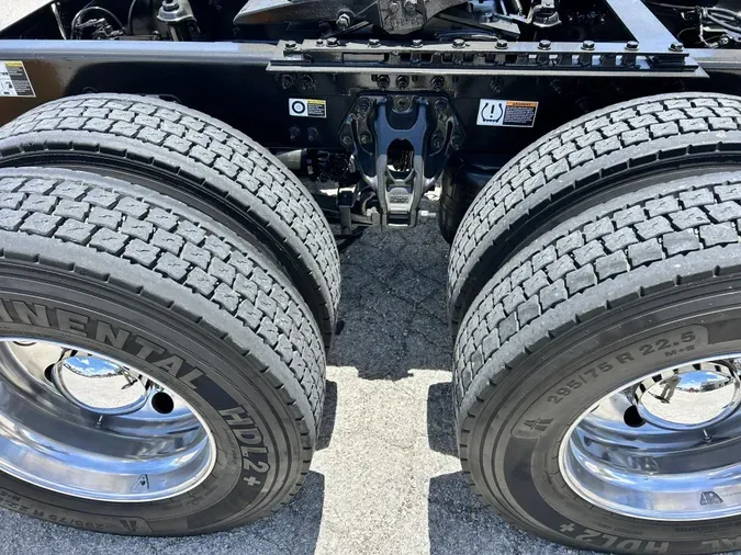 2021 Peterbilt 57917ce383c603b8ceedcf016bf16d1f0b0
