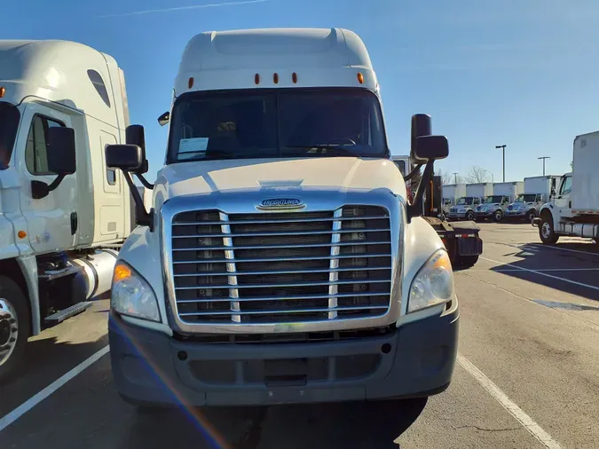 2020 FREIGHTLINER/MERCEDES CASCADIA 125