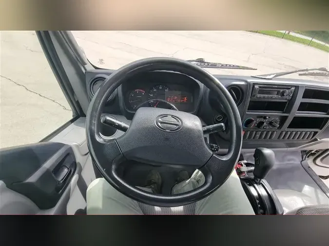 2019 HINO 195