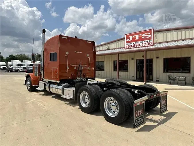 2022 PETERBILT 389