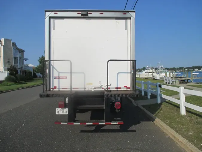 2017 INTERNATIONAL 4300