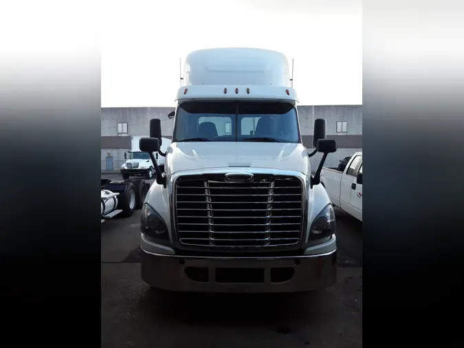 2018 FREIGHTLINER/MERCEDES CASCADIA 125