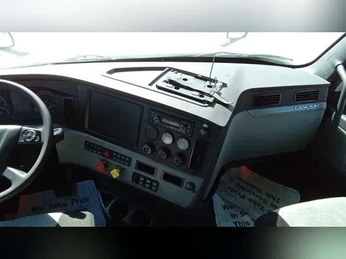 2019 Freightliner Cascadia 12617e660a7b26f3a17ee5e74474703d195