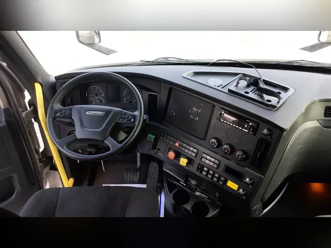 2024 Freightliner Cascadia 126
