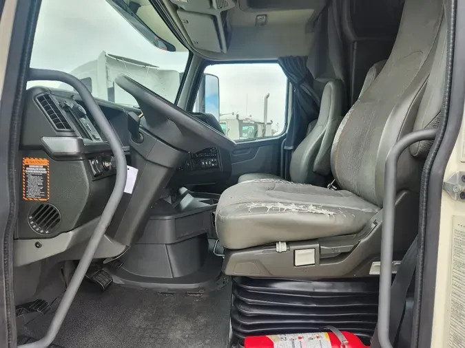 2024 VOLVO VNL64T86017e83ab50c001a3db32c76cc04f278ef