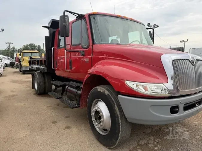2004 INTERNATIONAL DURASTAR 4400