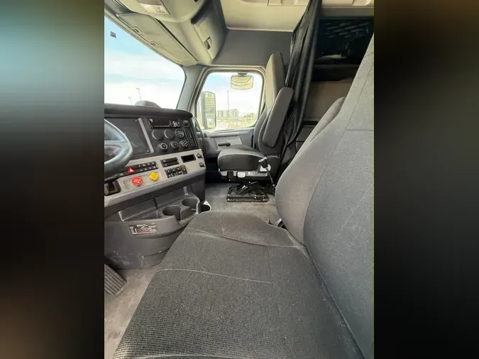 2019 FREIGHTLINER NEW CASCADIA PX12664