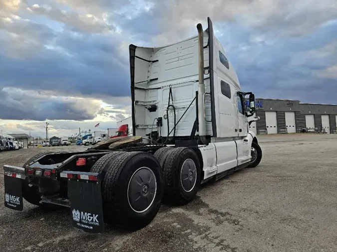 2021 VOLVO VNL64T760