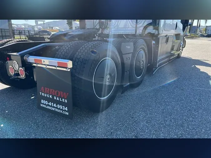 2022 FREIGHTLINER CA126