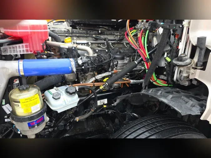 2025 Freightliner Cascadia 126