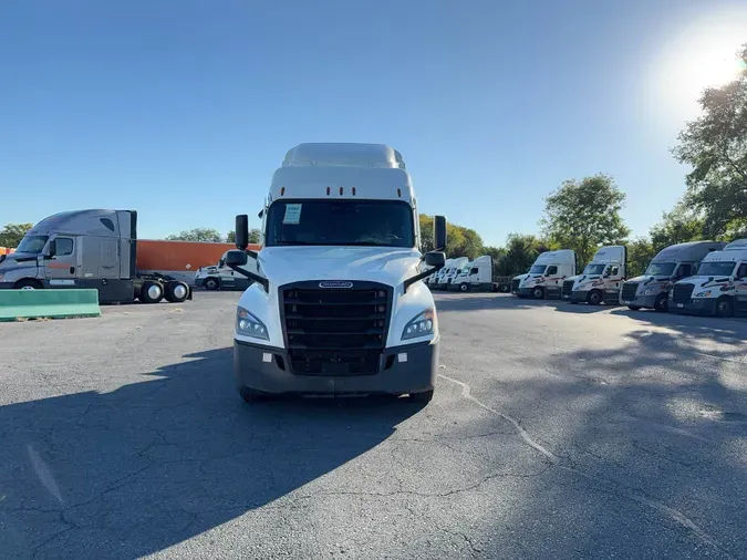 2021 Freightliner Cascadia 12617ed8c84818d44dc2349fc04e91e8bbb