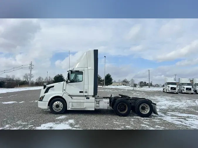 2018 Volvo VNL300