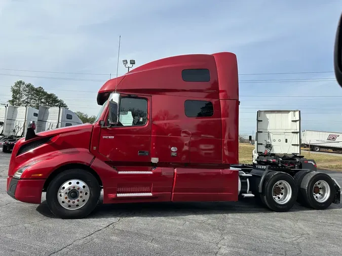 2022 VOLVO VNL64T760