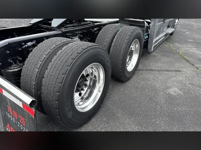 2020 FREIGHTLINER CA126