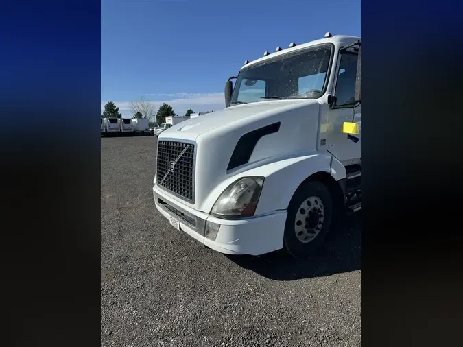 2017 VOLVO VNL64TRACTOR17f7168b797a450764ba92191d9a8a78