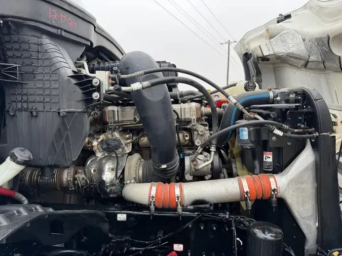 2022 FREIGHTLINER Cascadia 126