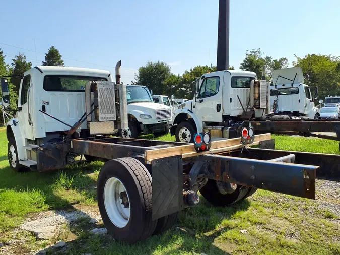 2017 FREIGHTLINER/MERCEDES M2 106