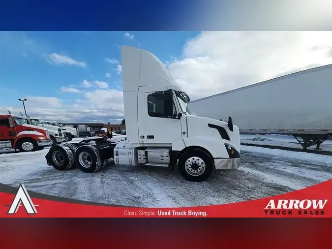 2018 VOLVO VNL300