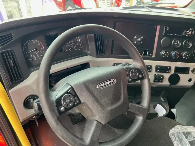 2022 FREIGHTLINER Cascadia 126