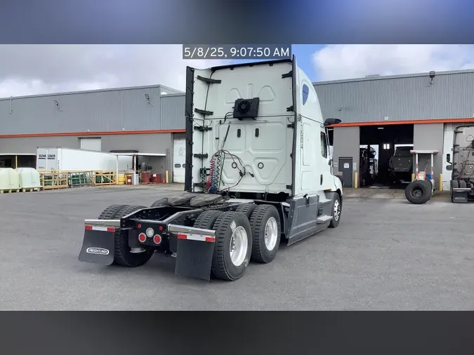 2021 Freightliner Cascadia