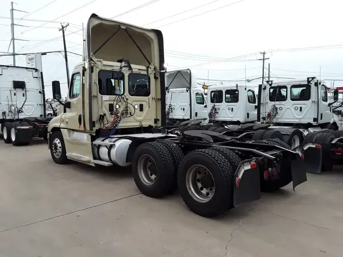 2016 FREIGHTLINER/MERCEDES CASCADIA 1251812cbb1ed78af57d67ab72c87a292e8