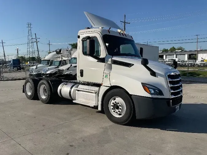 2018 Freightliner T12664ST181362feb1a8382ab65a5ad553bcd876