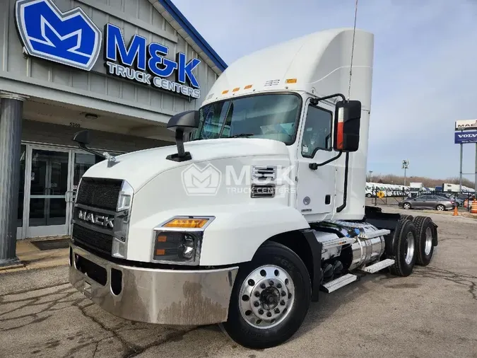 2019 MACK Anthem18154767539147ad7361fdb9f0071a0a