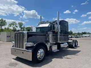 2022 Peterbilt 389