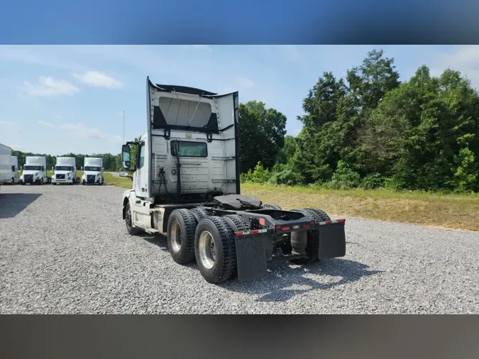 2018 Volvo VNL300