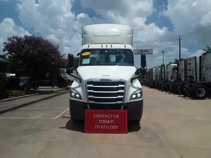 2019 FREIGHTLINER NEW CASCADIA 116