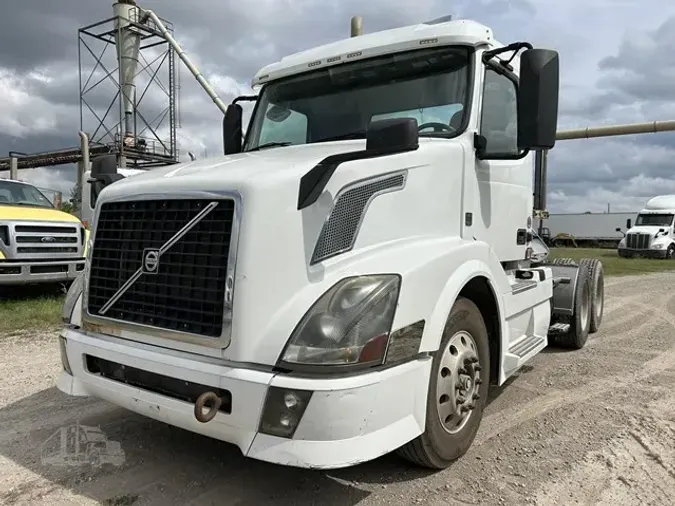 2012 VOLVO VNL64T300181b668049f09176adee9a160690e3d8