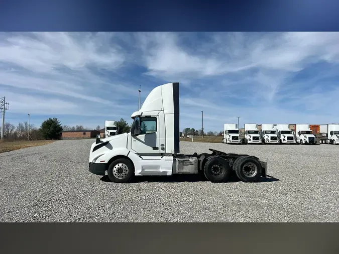 2018 Volvo VNL300