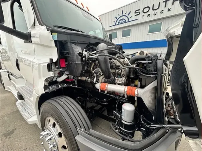 2023 Freightliner Cascadia 126