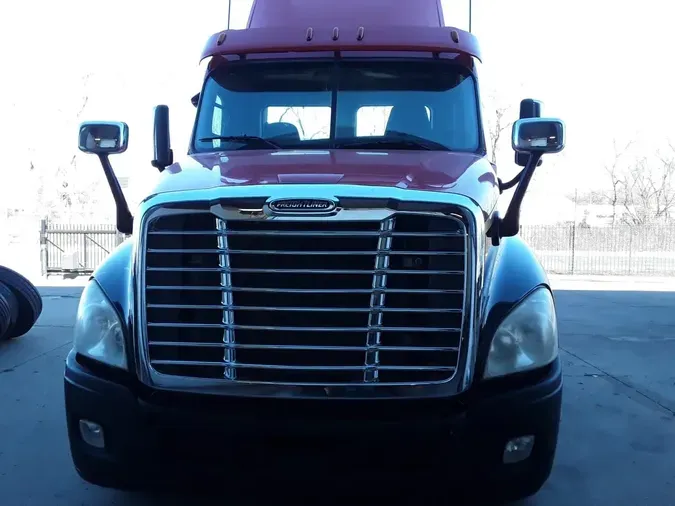 2016 FREIGHTLINER/MERCEDES CASCADIA 125
