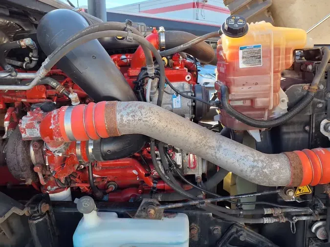 2021 NAVISTAR INTERNATIONAL LT625 DAYCAB S/A